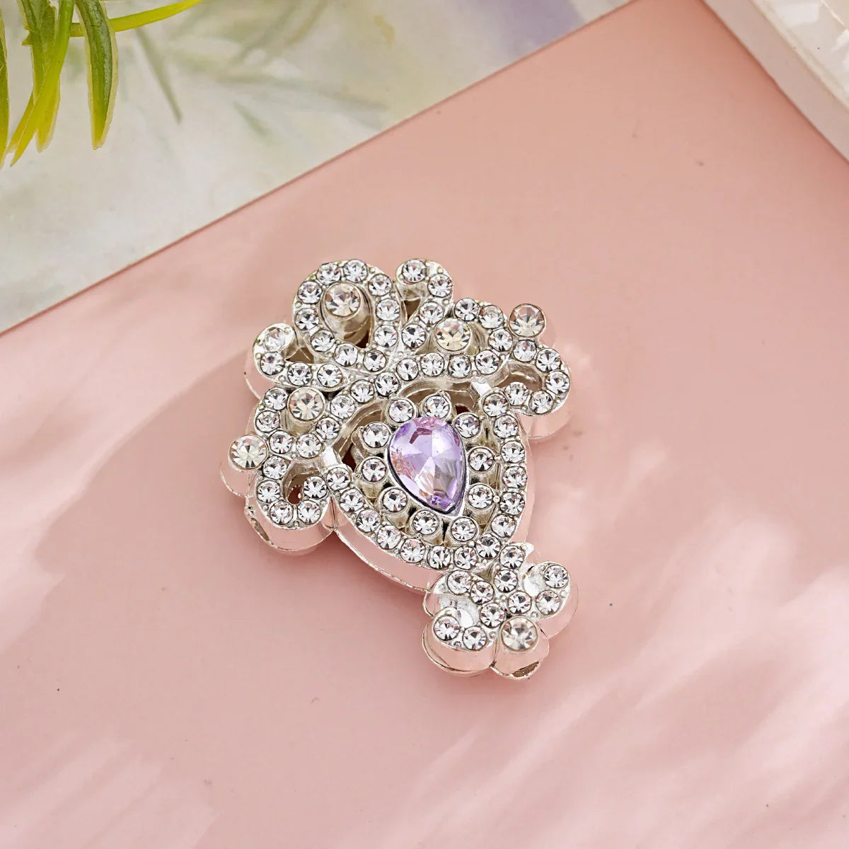 Zinc Alloy Full Diamond Super Flash Auspicious Knot Wuliji Diamond