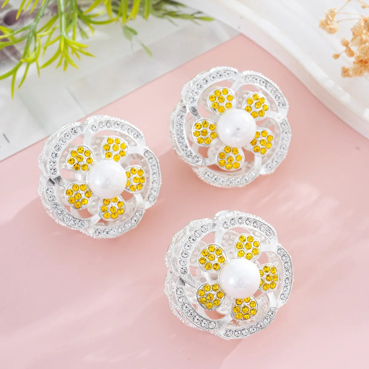 Silver Alloy Beads Alloy double-sided yellow diamond love