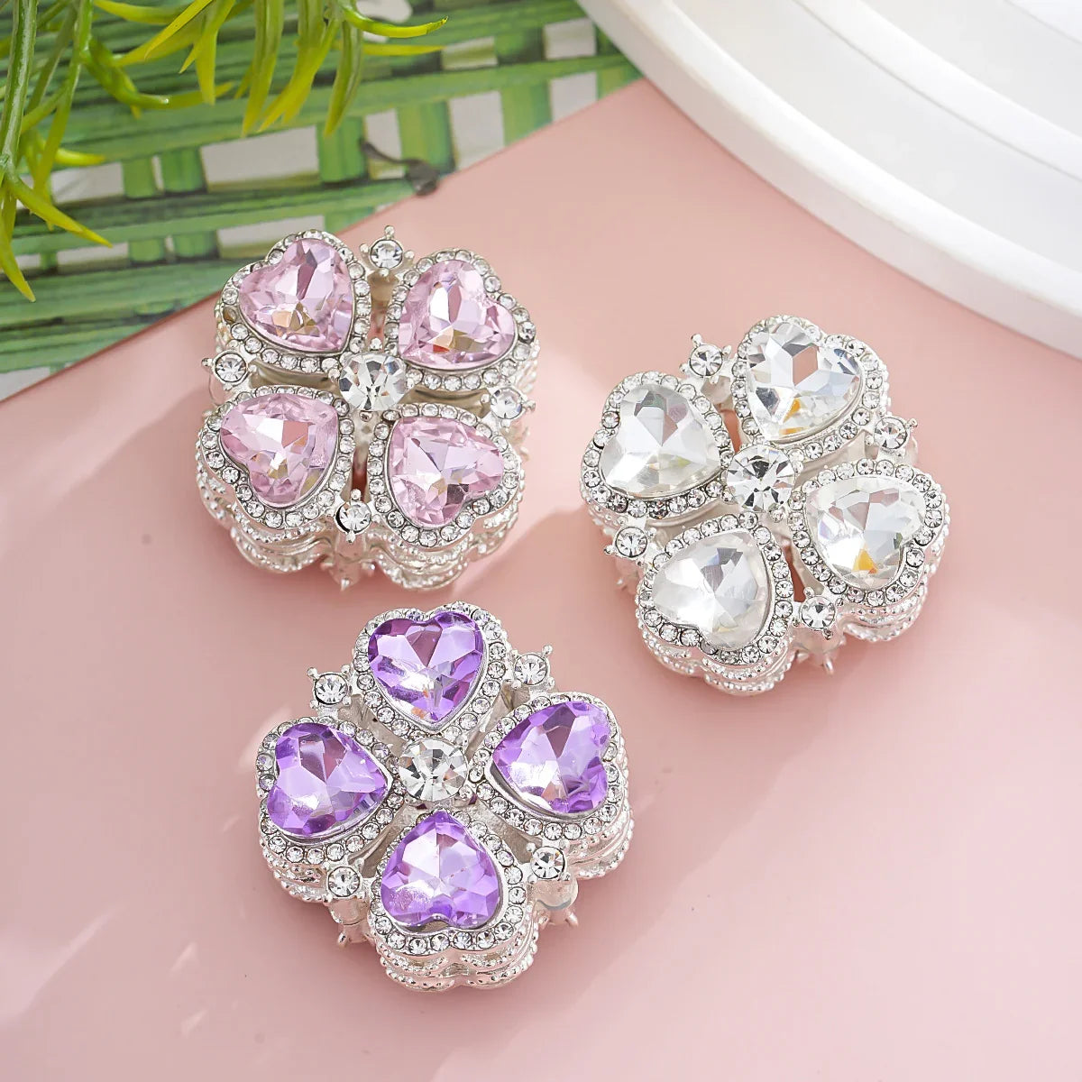 Diamond color four-leaf clover straight hole beads