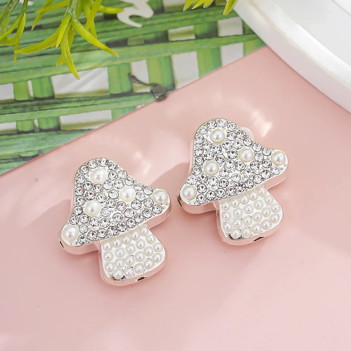 Pearl mushroom straight hole beads