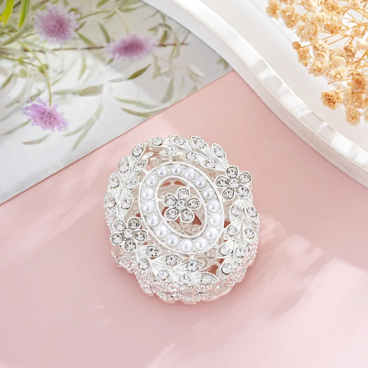 Diamond-encrusted Pearl Flower Porous Beads