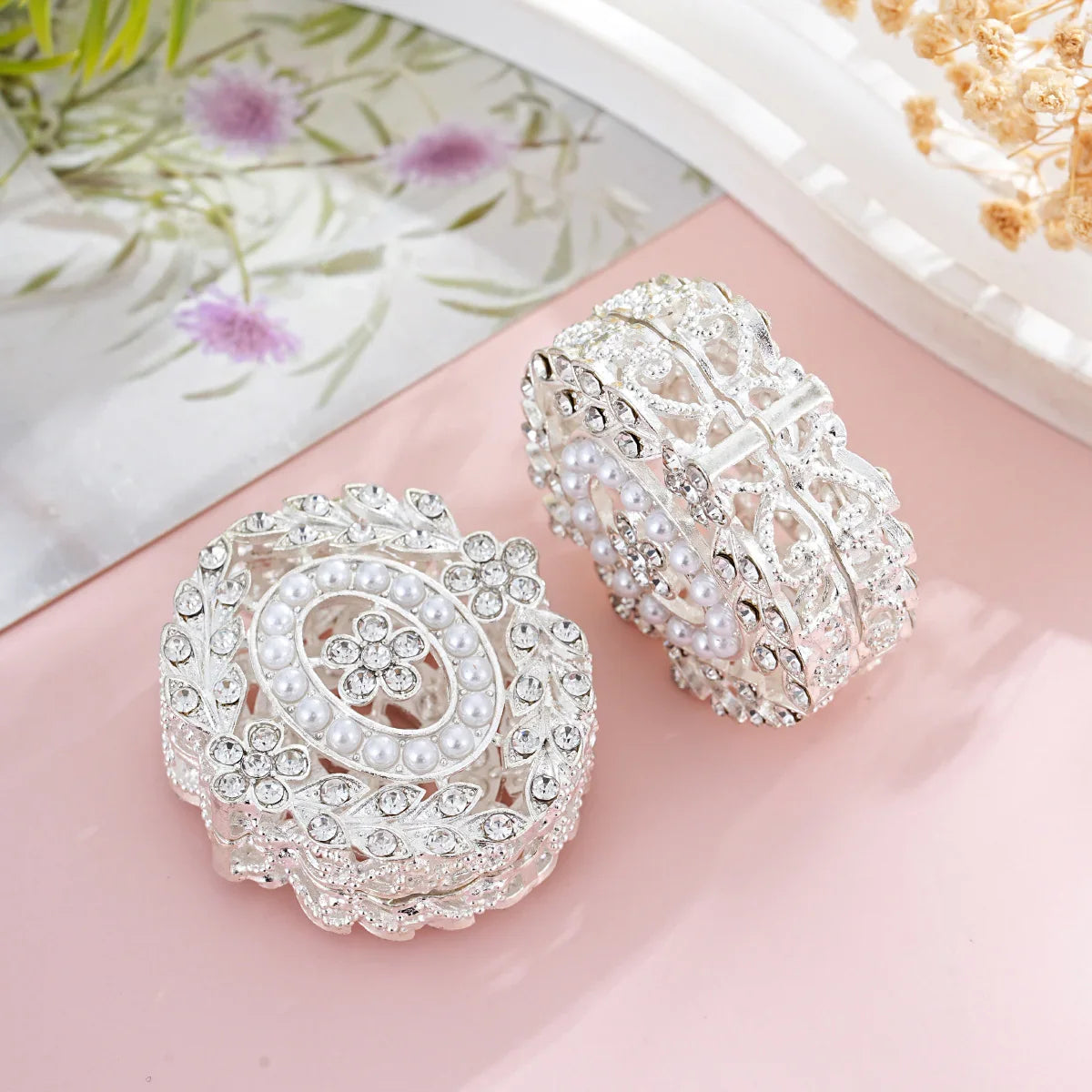 Diamond-encrusted Pearl Flower Porous Beads