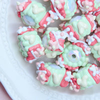 white beads green cream powder white flowers