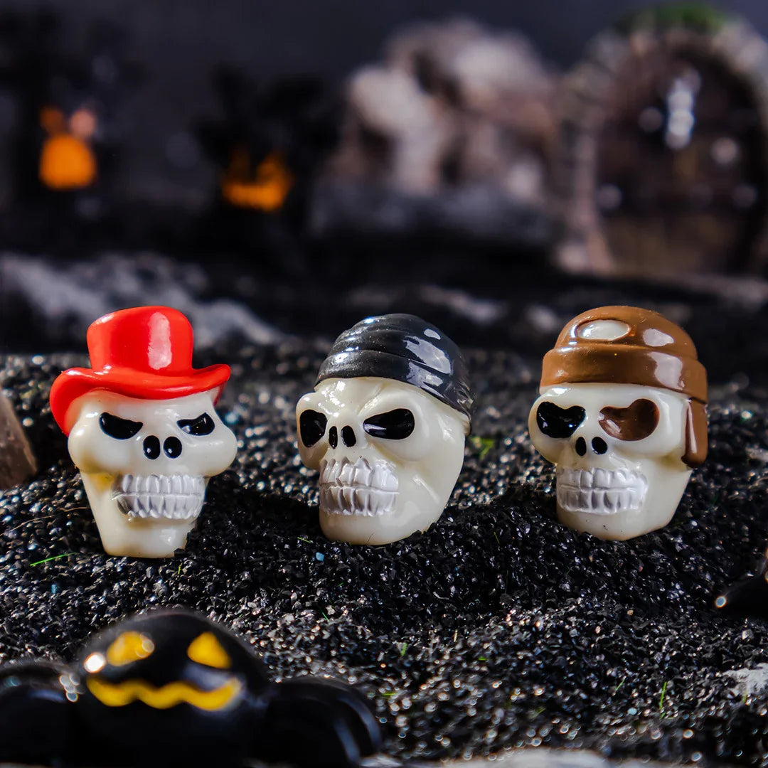 Cartoon Three-dimensional Halloween Ornaments Skull Resin (no Hole)