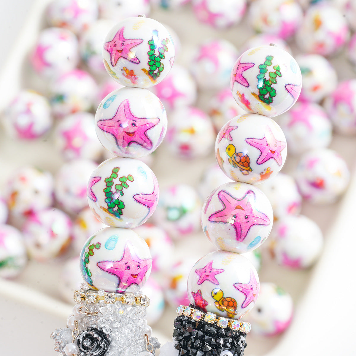 16MM White Acrylic Straight Hole Beads with Starfish Pattern