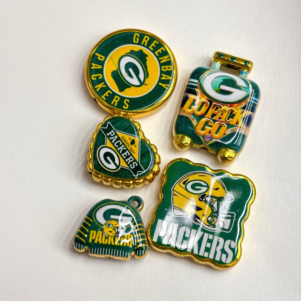 Green & Gold Football Acrylic Focal Beads & Charms Set, Game Day Helmet Luggage Slide Beads & Pendants for DIY Beadable Pens, Keychains & Fan Crafts