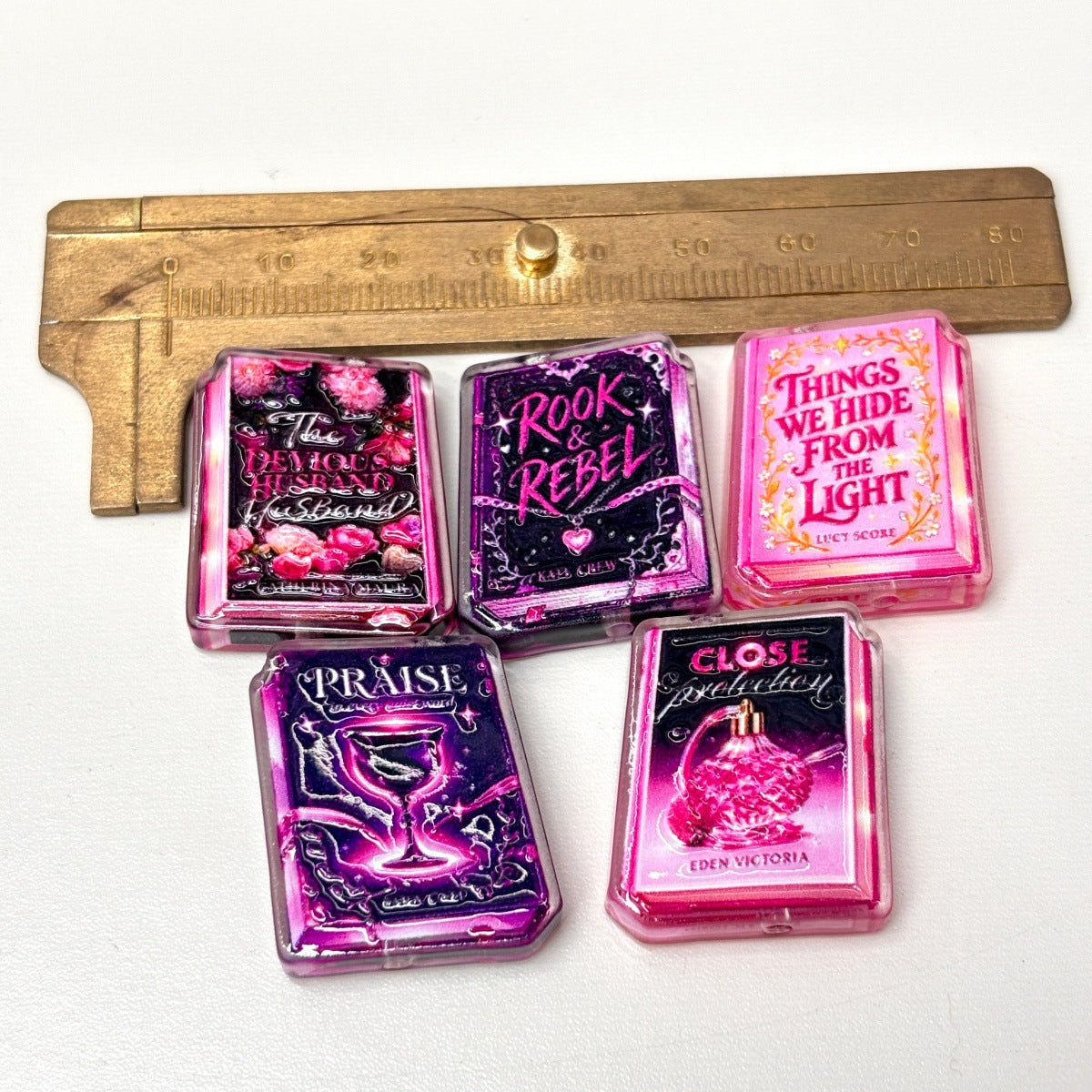 Dark Romance Book Acrylic Focal Beads, Spicy BookTok Mini Novel Charms for DIY Beadable Pens & Keychains
