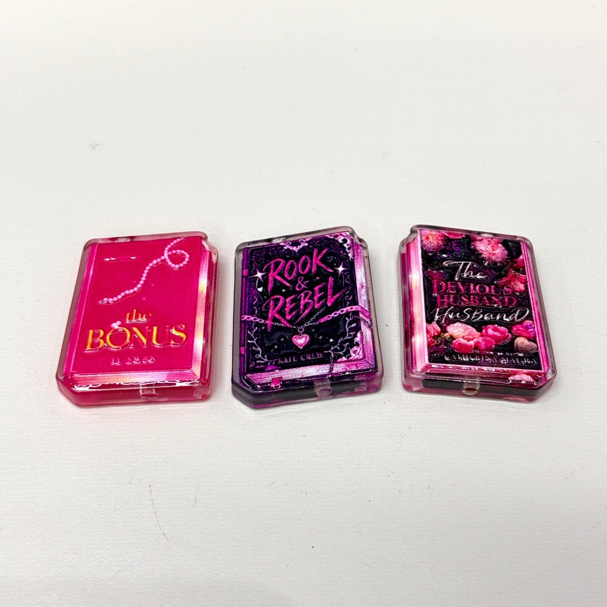 Dark Romance Book Acrylic Focal Beads, Spicy BookTok Mini Novel Charms for DIY Beadable Pens & Keychains
