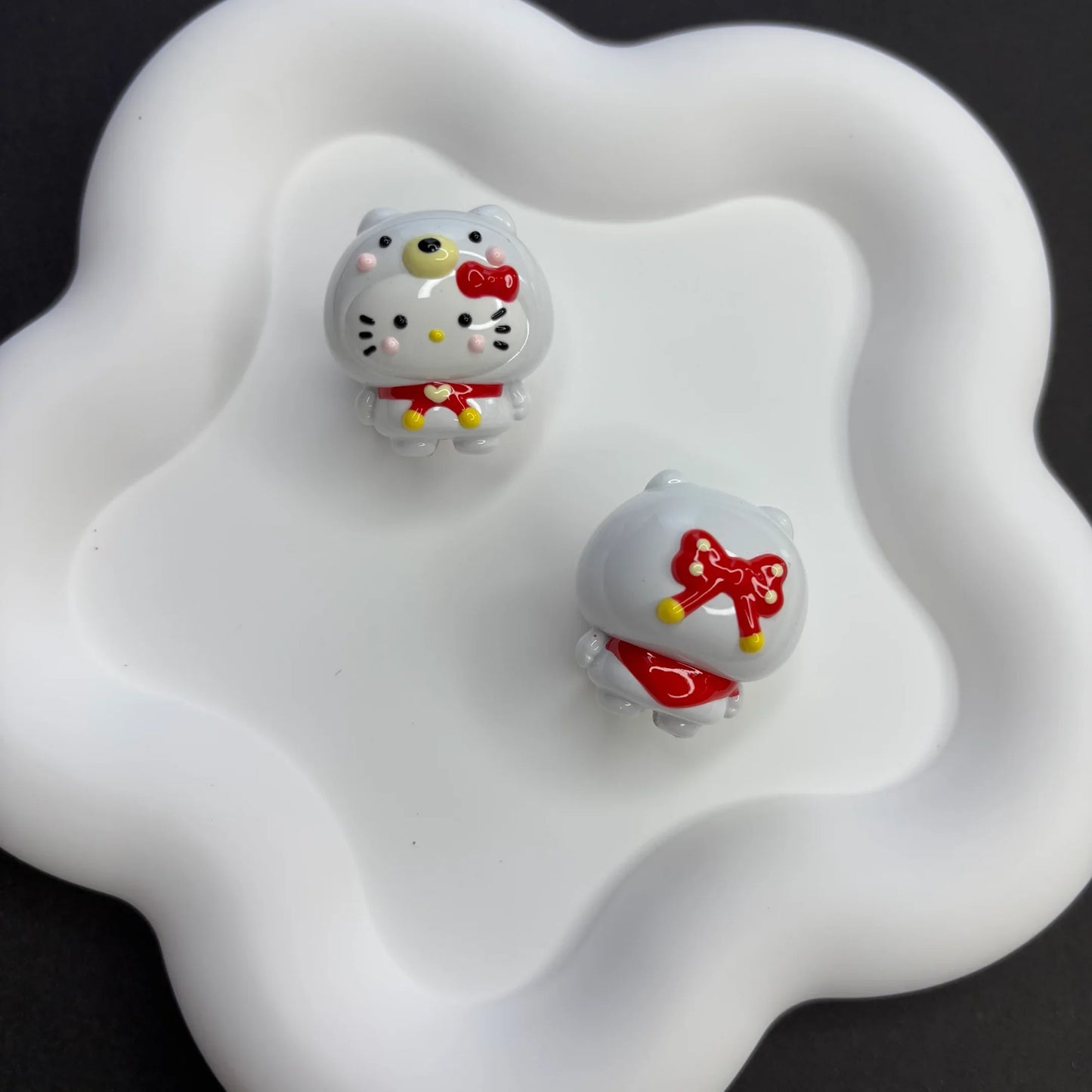 Cartoon Sanri Acrylic 3D Three-dimensional Glossy Hand-painted Beads