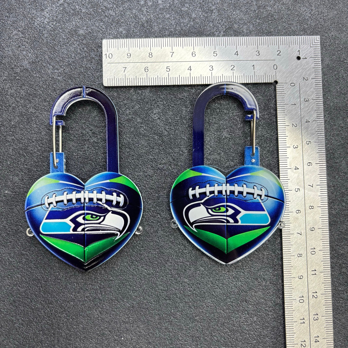 Game Day Heart Carabiner Keychain Clips, Football Team Spirit Spring Snap Bag Charms & Backpack Clips for Sports Fans & Gifts