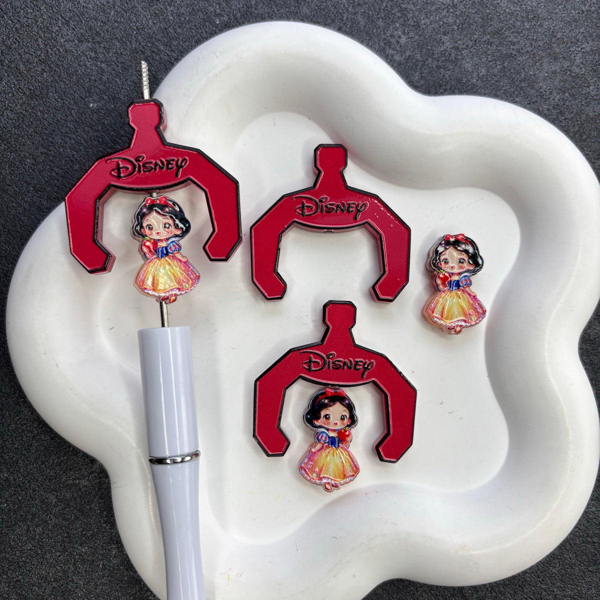 Cartoon Character Arch Frame Focal Beads with Mini Charms, DIY Beadable Pen Connector Accessories, Craft Beads for Keychain & Pen Bar Making