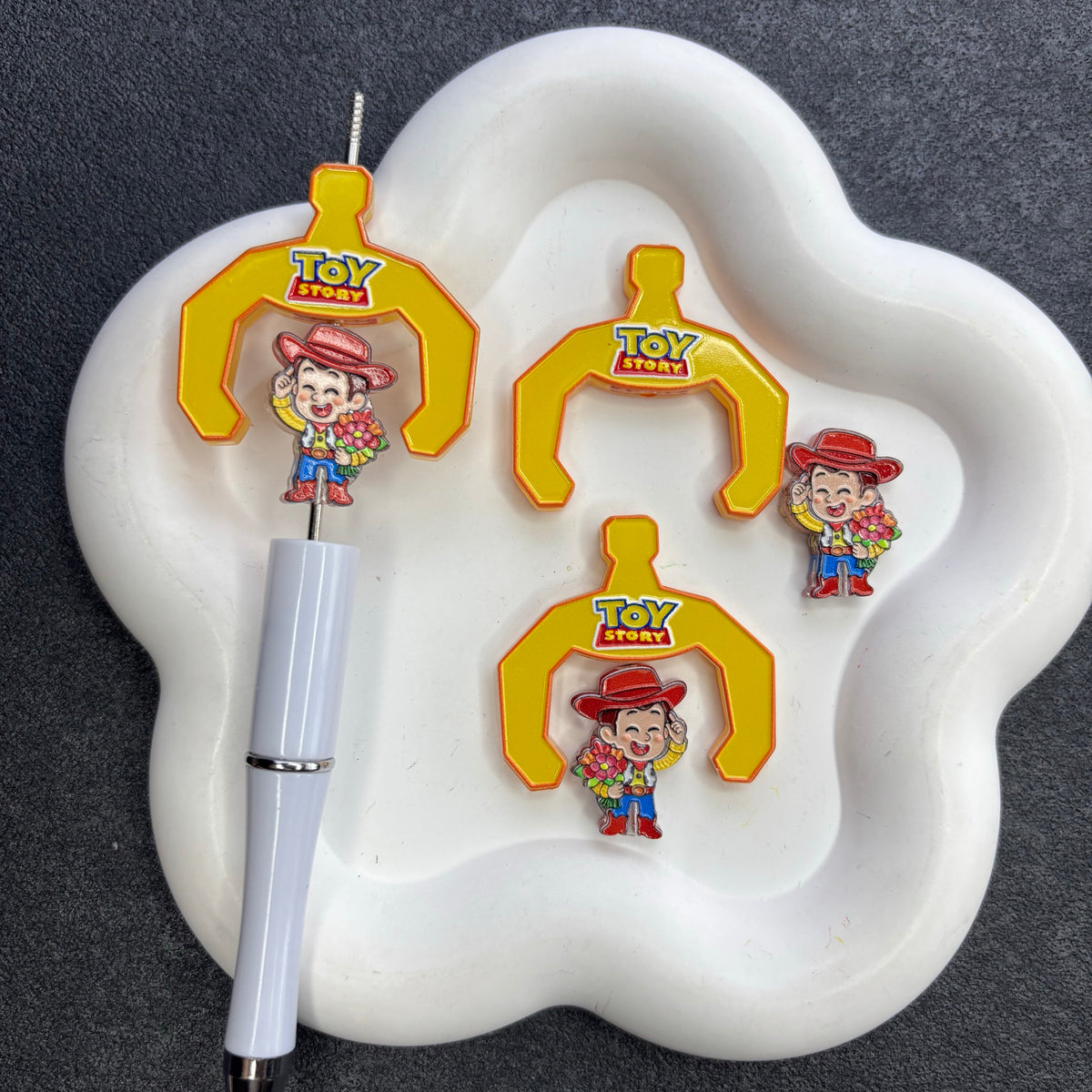 Cartoon Character Arch Frame Focal Beads with Mini Charms, DIY Beadable Pen Connector Accessories, Craft Beads for Keychain & Pen Bar Making