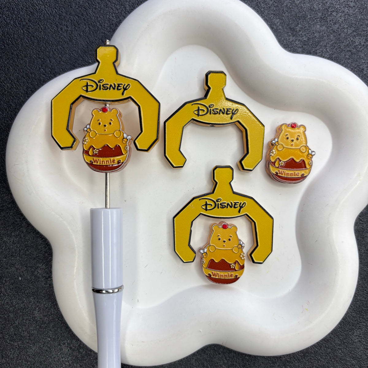 Cartoon Character Arch Frame Focal Beads with Mini Charms, DIY Beadable Pen Connector Accessories, Craft Beads for Keychain & Pen Bar Making