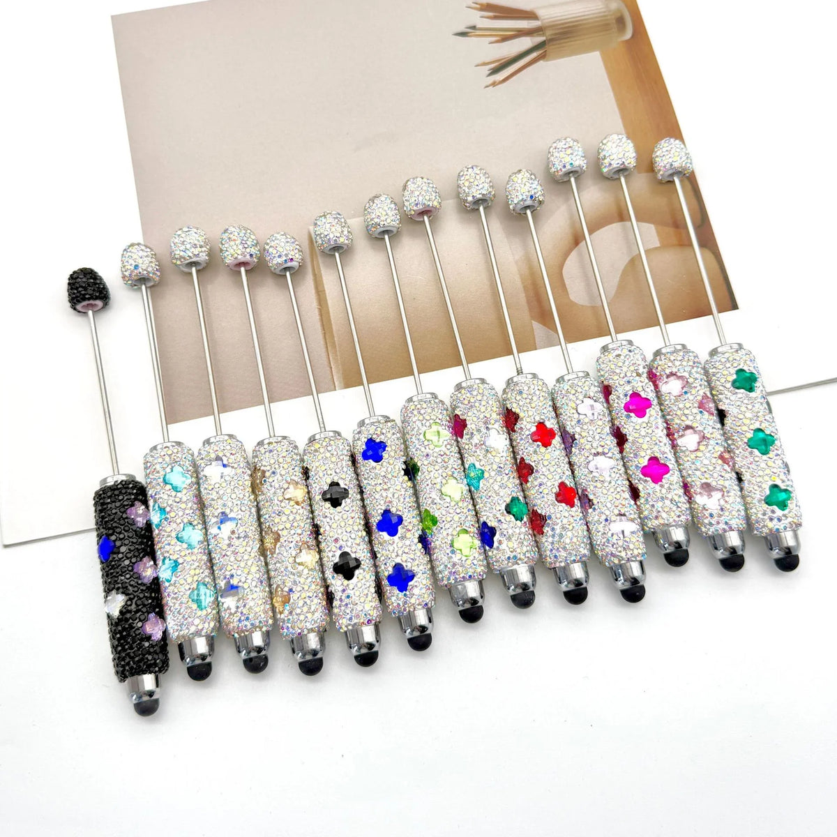 Touch screen diamond bead pen with four-leaf clover pattern | DIY Beadable Pen Craft Gift Idea