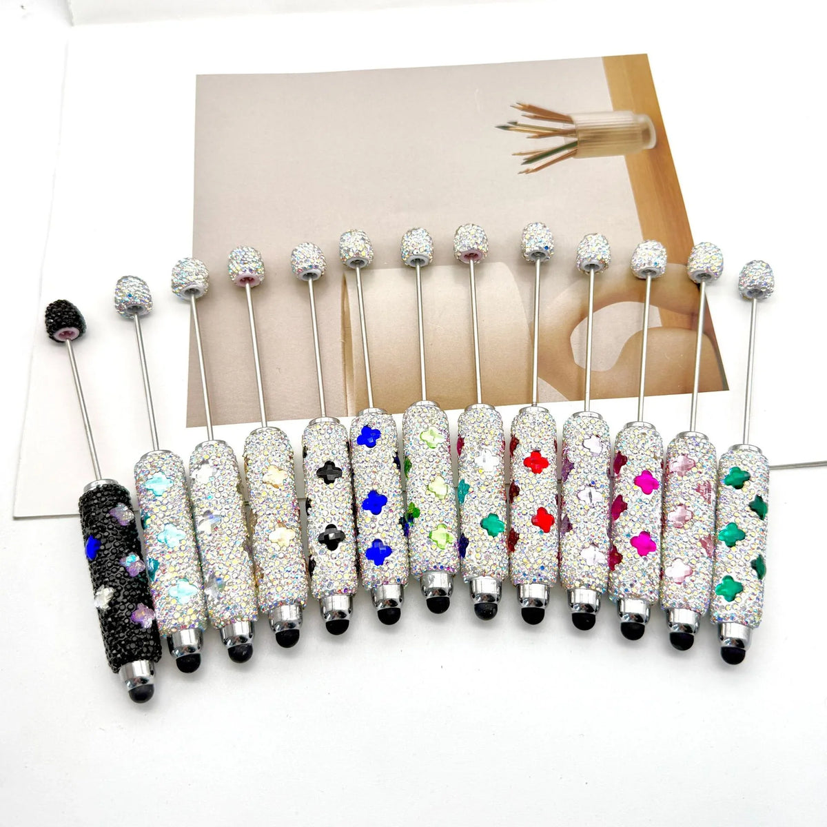 Touch screen diamond bead pen with four-leaf clover pattern | DIY Beadable Pen Craft Gift Idea