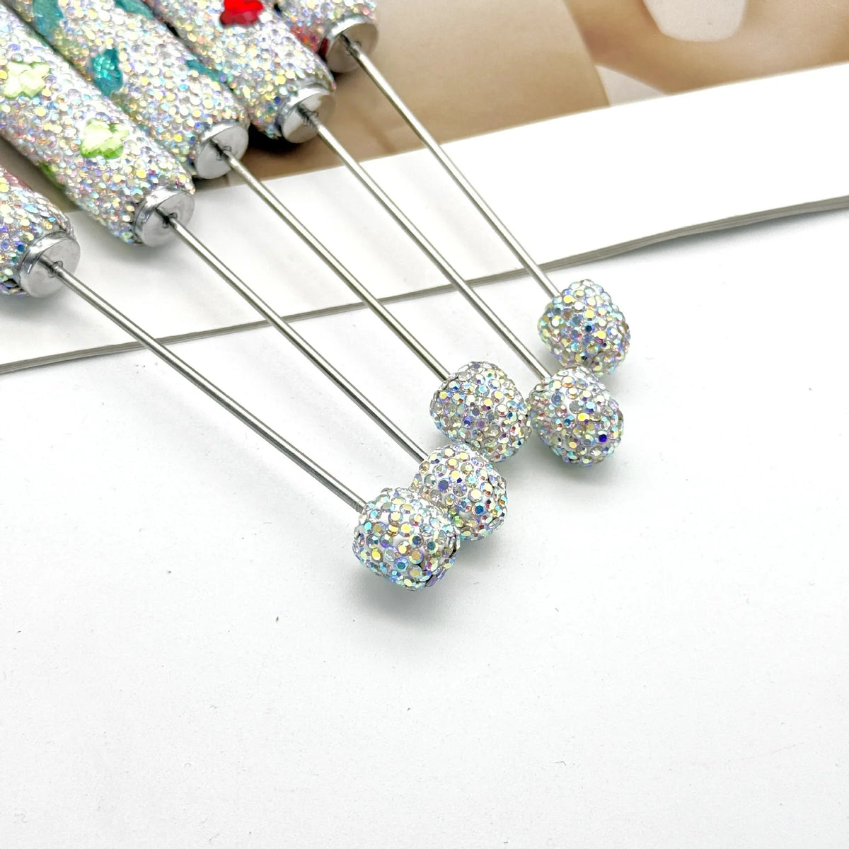 Touch screen diamond bead pen with four-leaf clover pattern | DIY Beadable Pen Craft Gift Idea