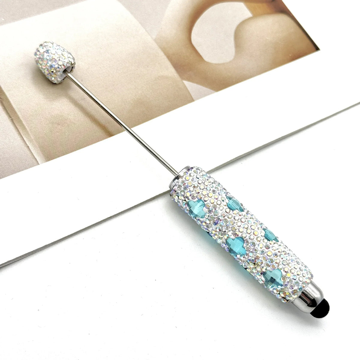 Touch screen diamond bead pen with four-leaf clover pattern | DIY Beadable Pen Craft Gift Idea