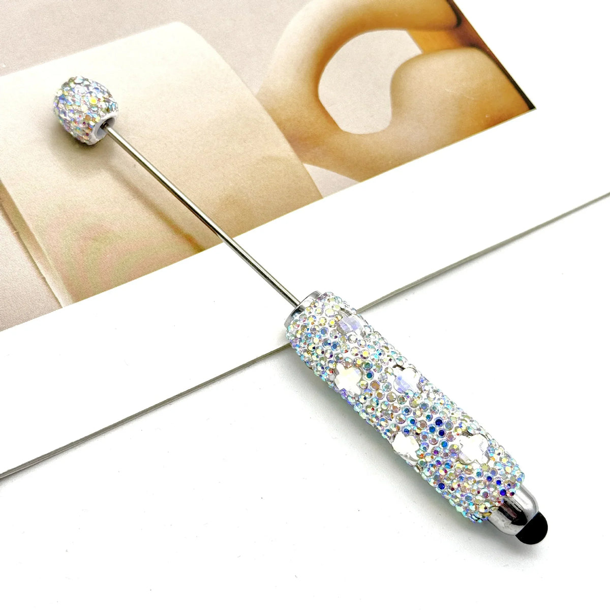 Touch screen diamond bead pen with four-leaf clover pattern | DIY Beadable Pen Craft Gift Idea
