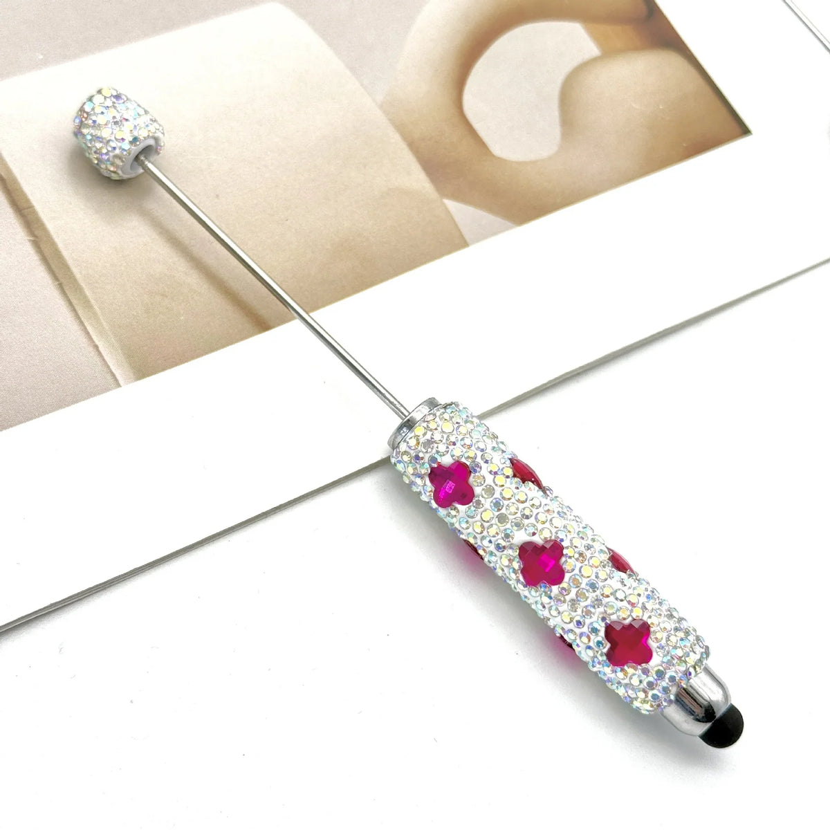Touch screen diamond bead pen with four-leaf clover pattern | DIY Beadable Pen Craft Gift Idea