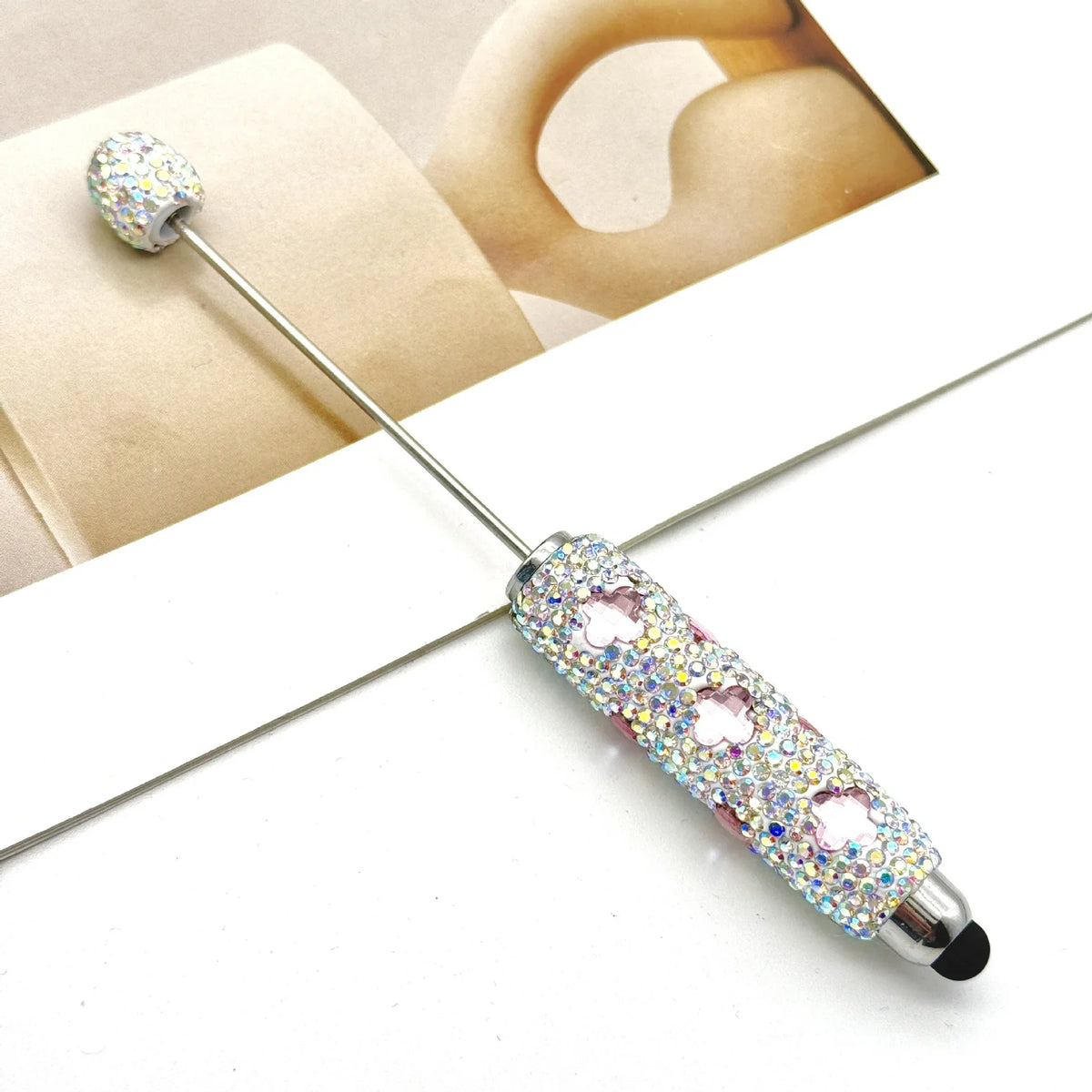 Touch screen diamond bead pen with four-leaf clover pattern | DIY Beadable Pen Craft Gift Idea