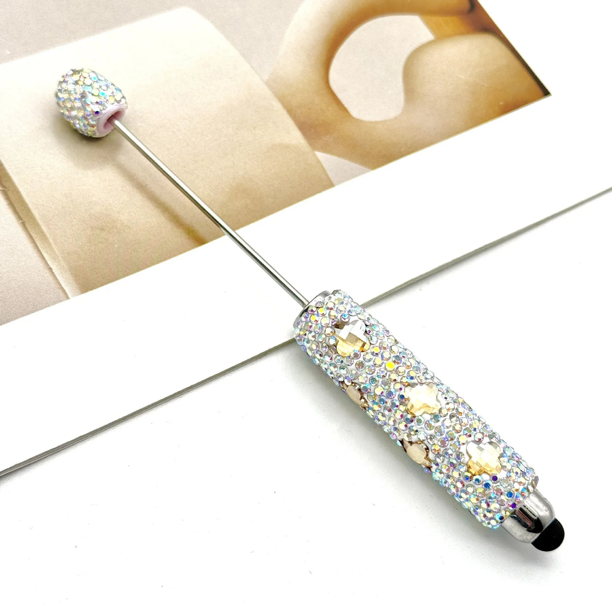 Touch screen diamond bead pen with four-leaf clover pattern | DIY Beadable Pen Craft Gift Idea