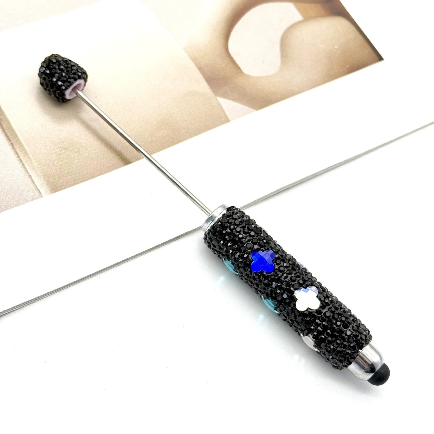 Touch screen diamond bead pen with four-leaf clover pattern
