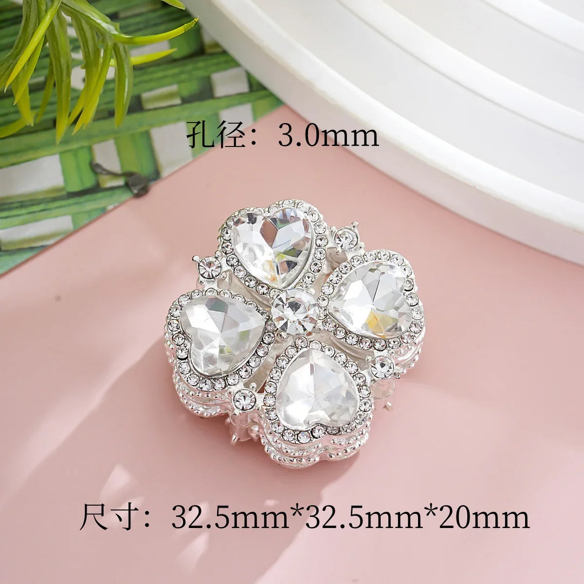 Diamond color four-leaf clover straight hole beads
