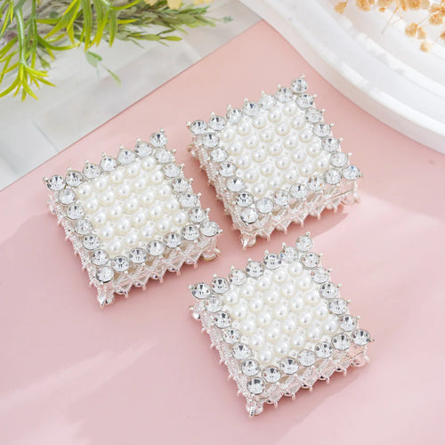 Diamond-encrusted square straight-hole beads