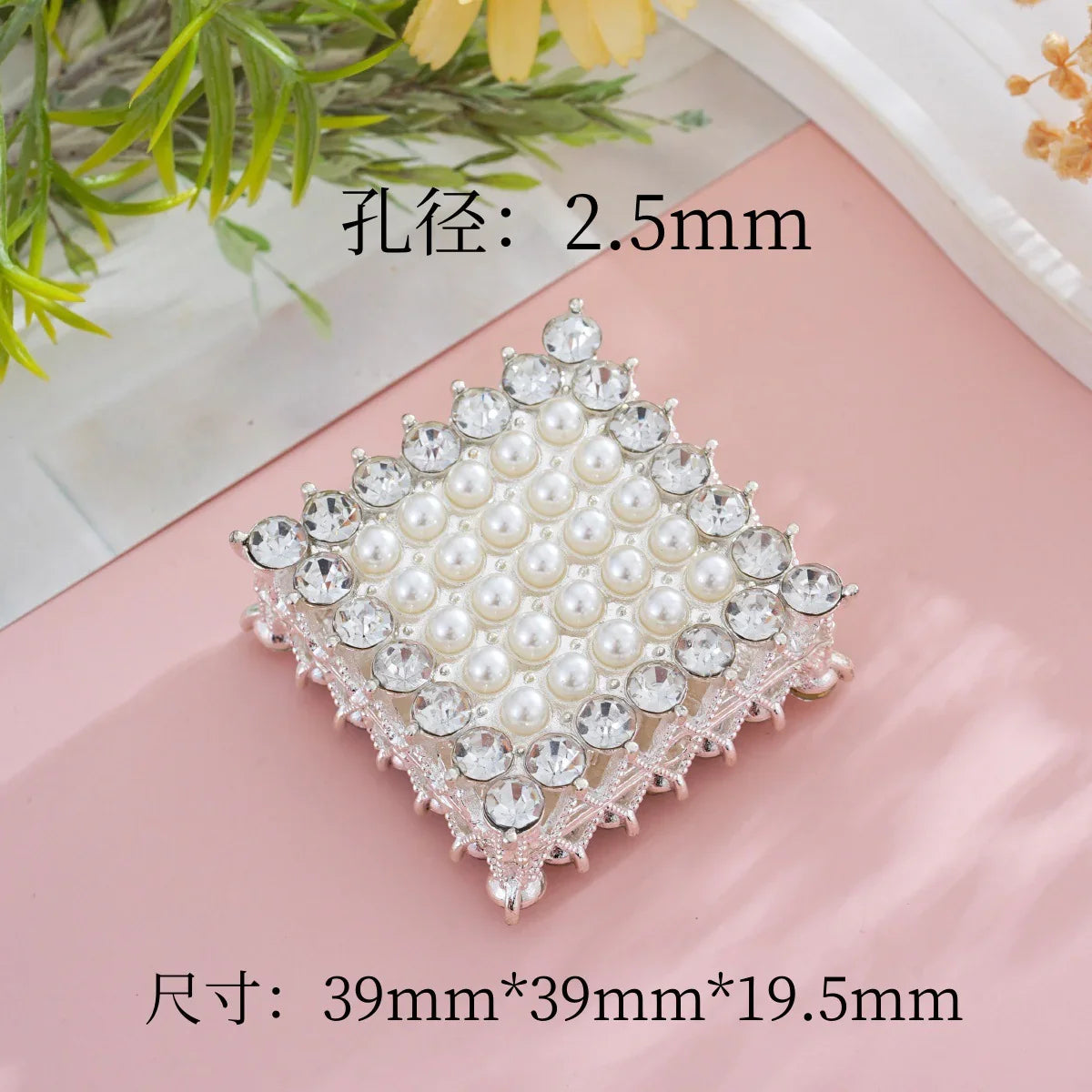 Diamond-encrusted square straight-hole beads