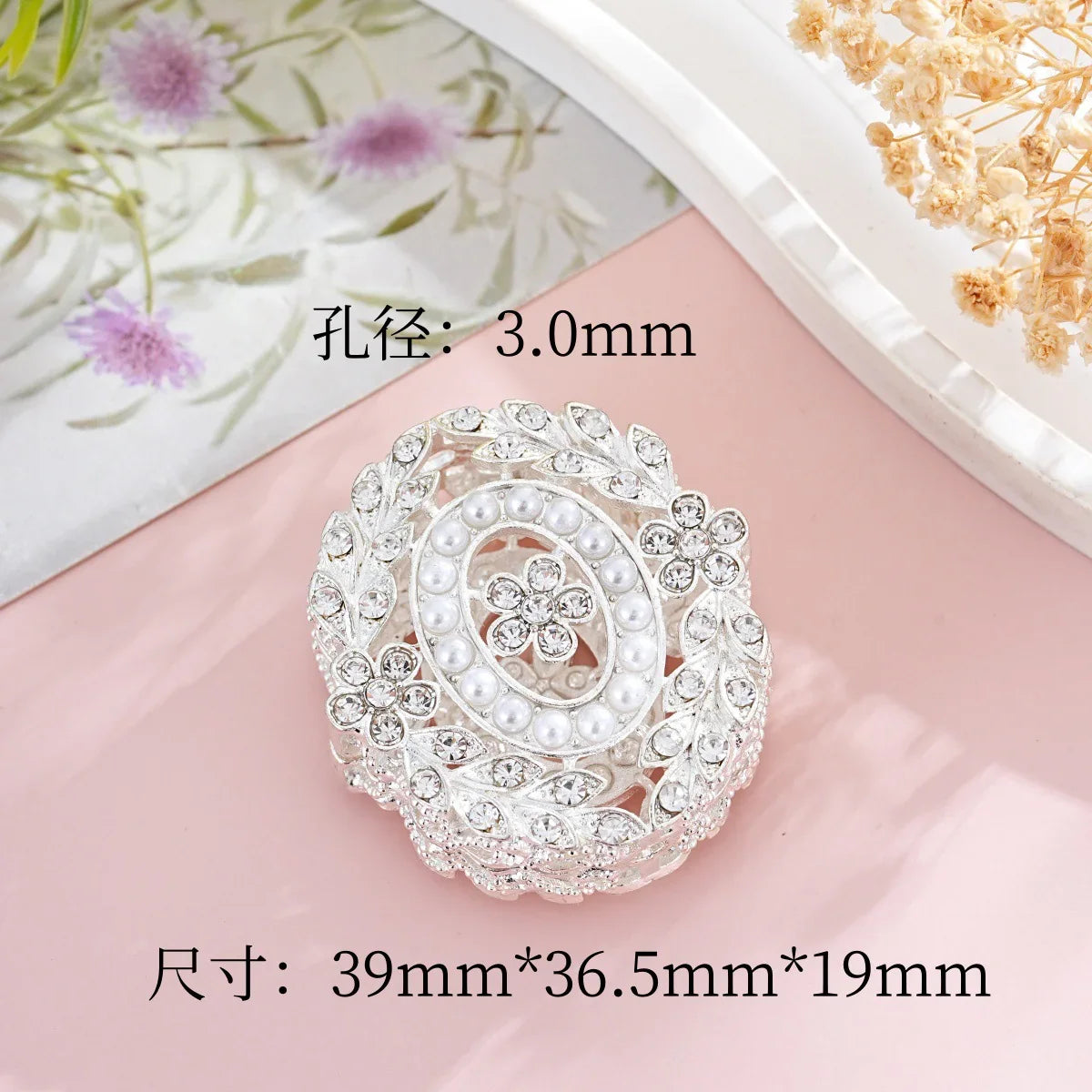 Diamond-encrusted Pearl Flower Porous Beads