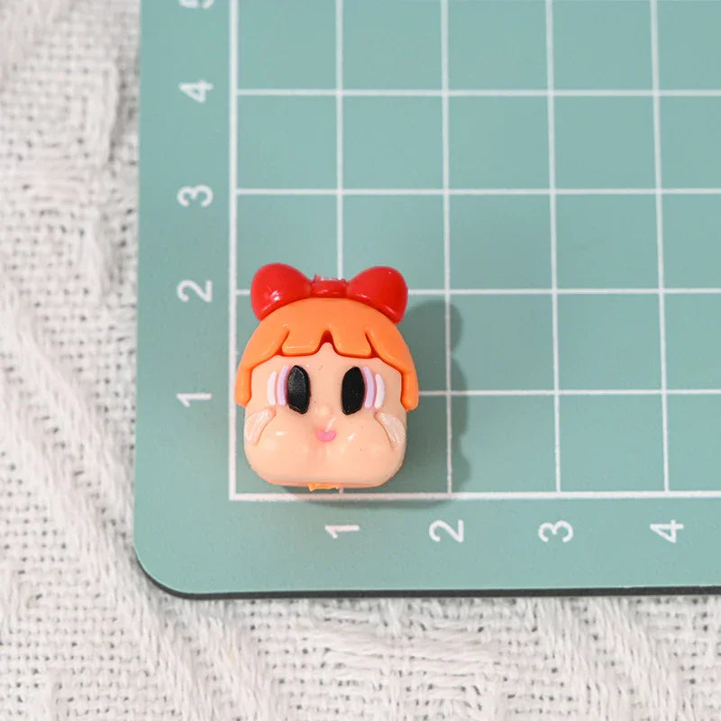 Three-dimensional cartoon rubber crying baby girl straight hole beads