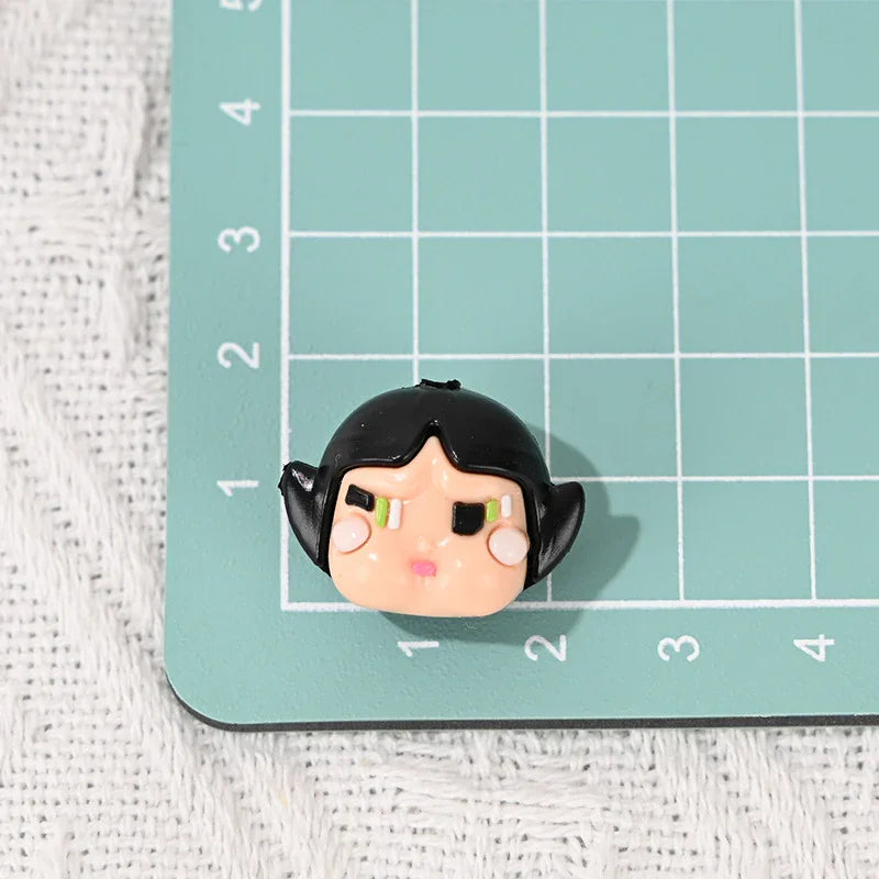 Three-dimensional cartoon rubber crying baby girl straight hole beads