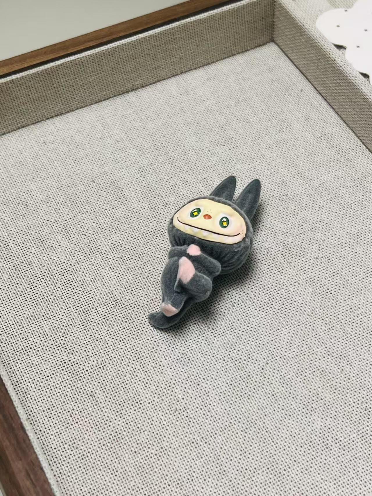 Labubu LABUBU Lazy Yoga Series (No Holes)