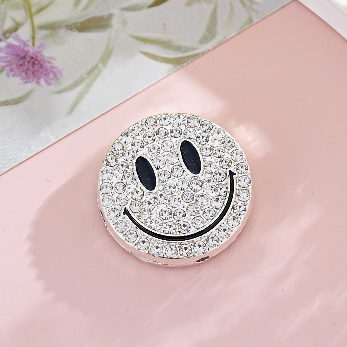 Diamond-encrusted Smiley Face Straight-hole Beads