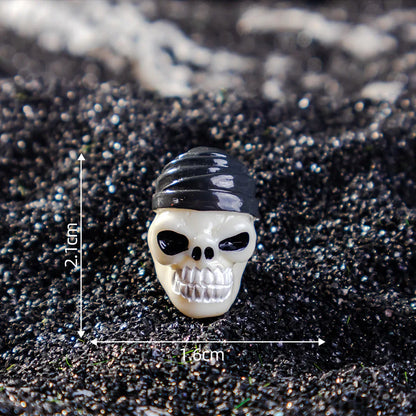 Cartoon Three-dimensional Halloween Ornaments Skull Resin (no Hole)