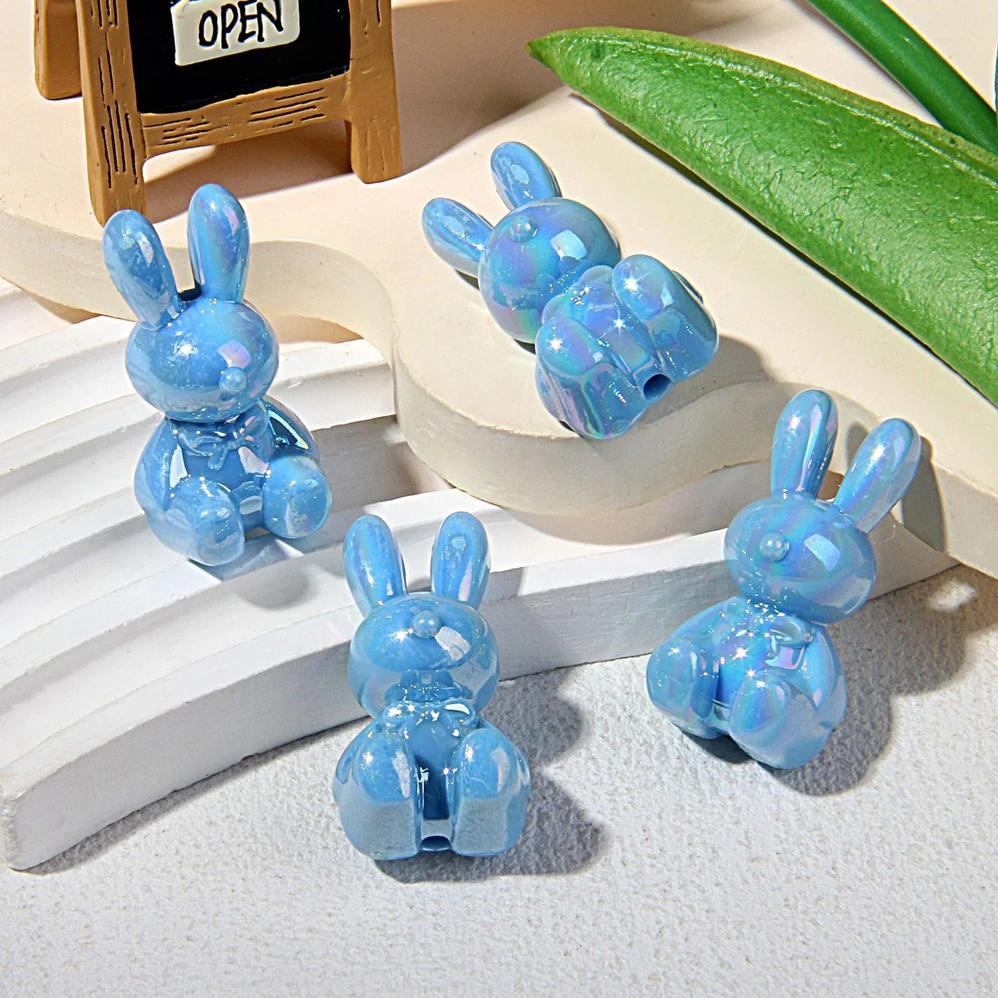 UV-plated Luminous Bunny Beads