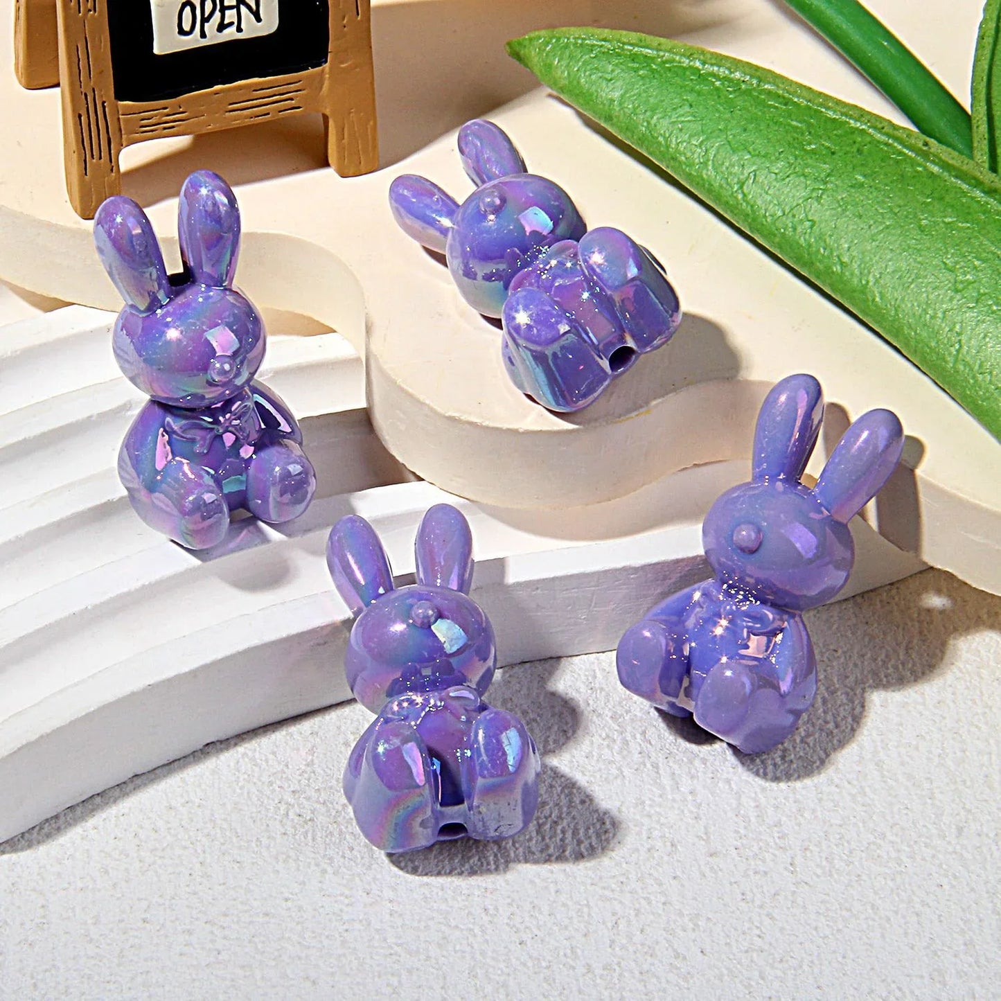 UV-plated Luminous Bunny Beads