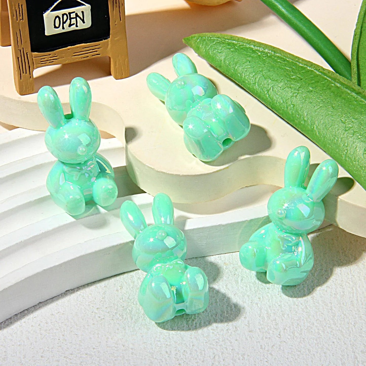UV-plated Luminous Bunny Beads
