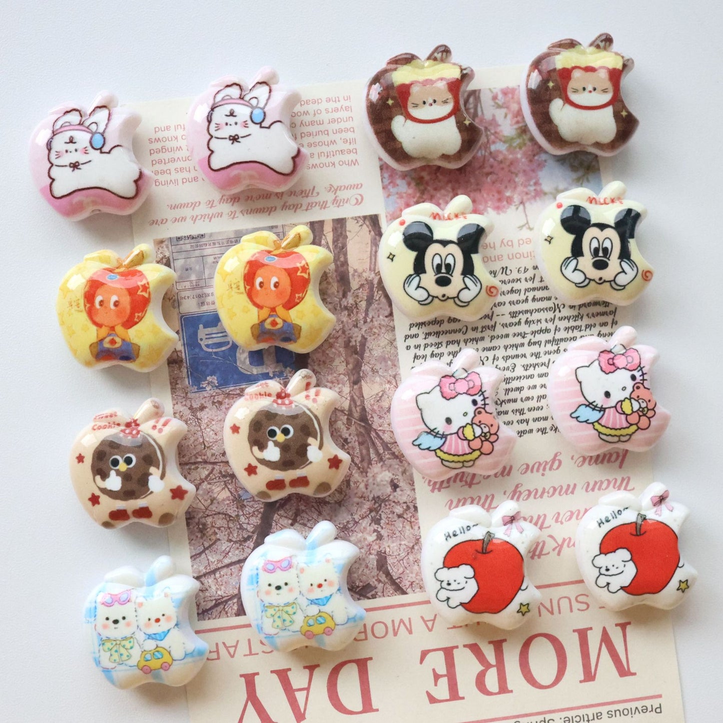 Double-sided Printed Apple-shaped Straight-hole Beads with Various Cartoon Patterns - Beadable Cat