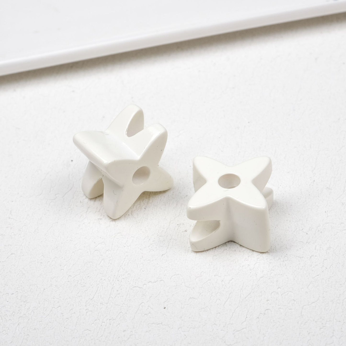 Retro 3D Starflower Beads - 25mm Large Hole Four-Pointed Star Focal | Acrylic Bead for DIY Bracelet Keychain Jewelry Making