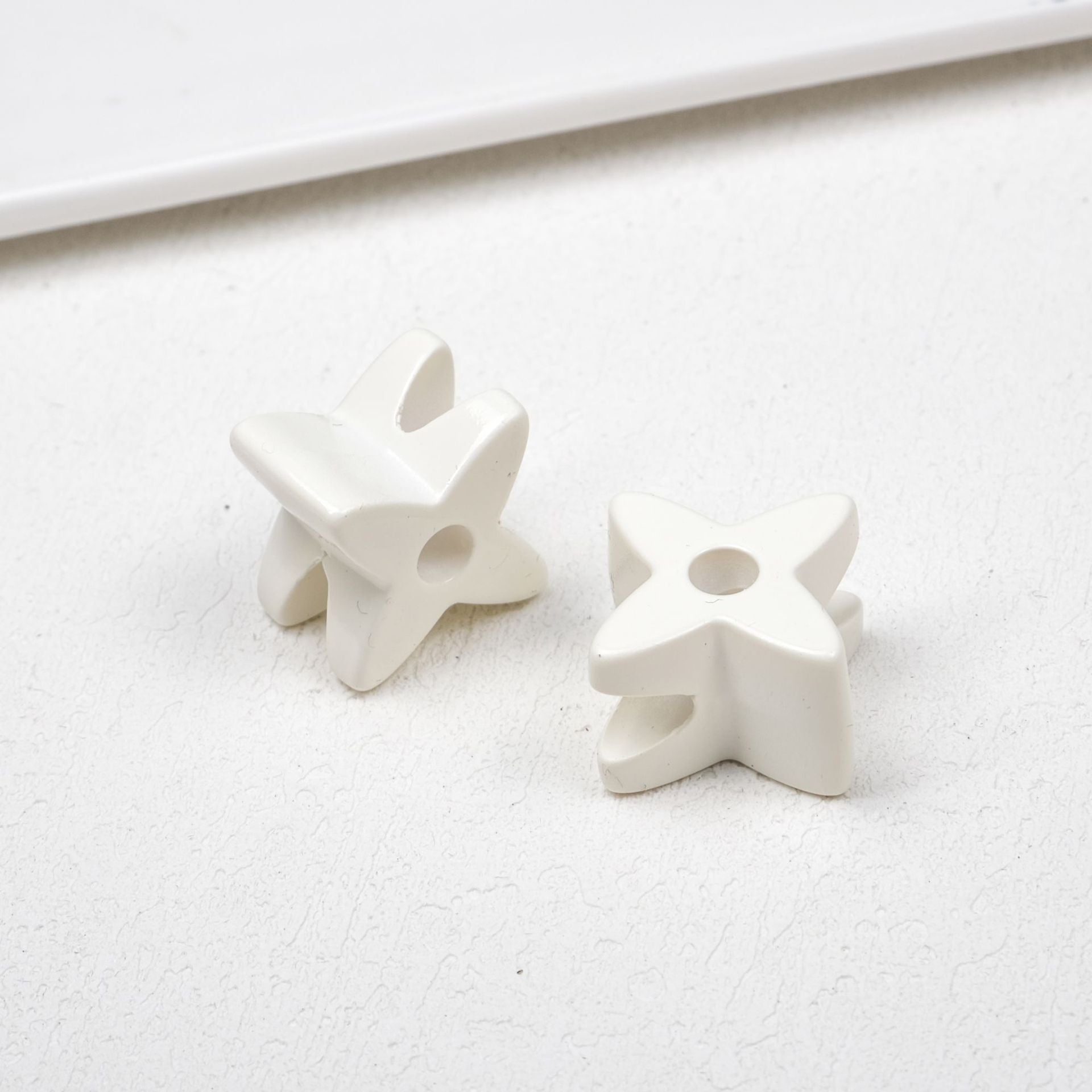 Retro 3D Starflower Beads - 25mm Large Hole Four-Pointed Star Focal | Acrylic Bead for DIY Bracelet Keychain Jewelry Making