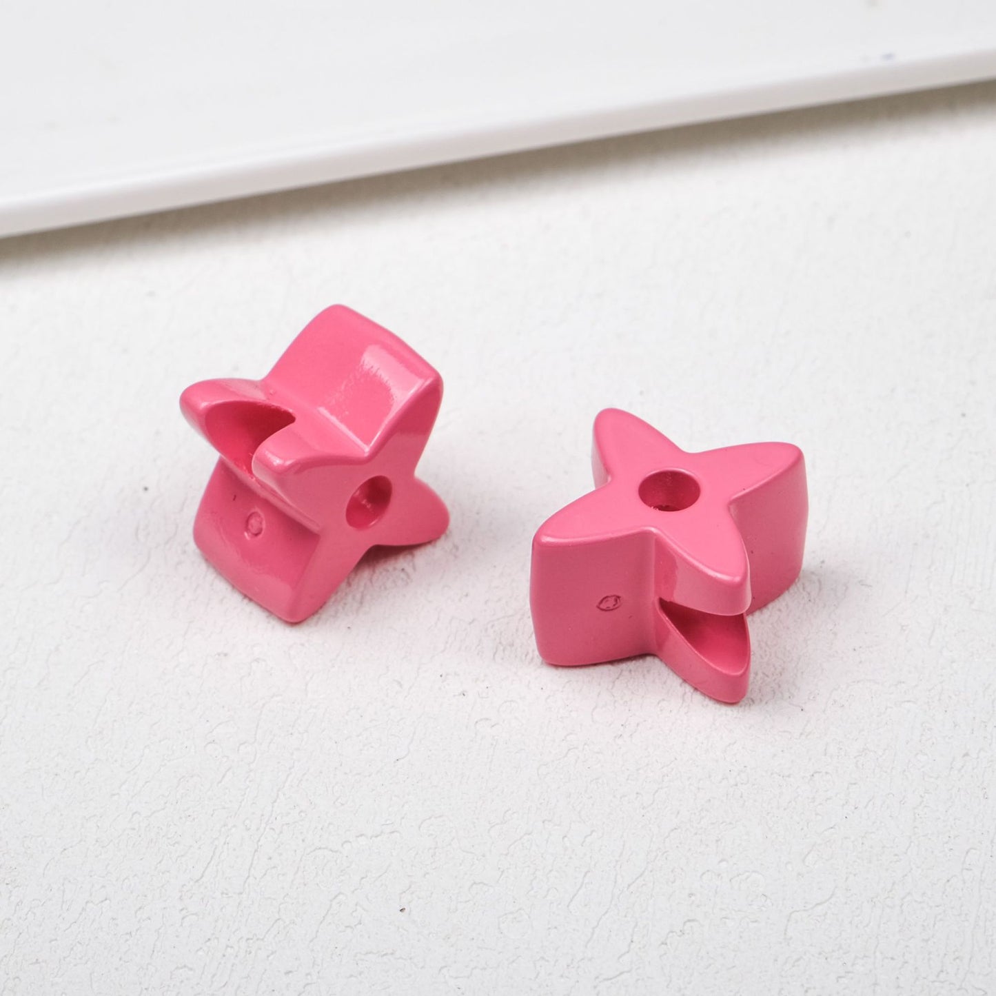 Retro 3D Starflower Beads - 25mm Large Hole Four-Pointed Star Focal | Acrylic Bead for DIY Bracelet Keychain Jewelry Making