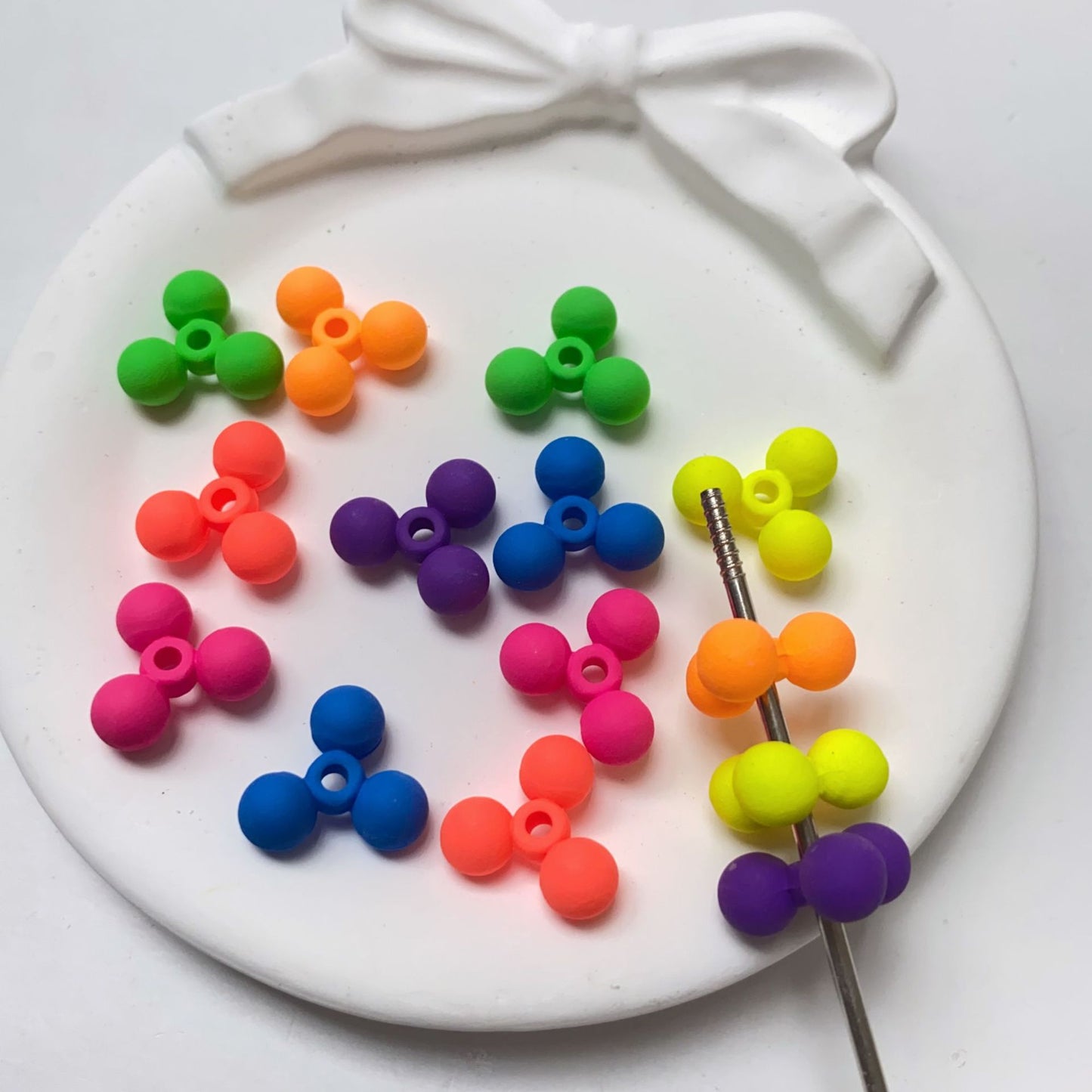 17mm Matte Acrylic Spinner Clover Beads, 3-Ball Tri-Beads Spacer for DIY Beadable Pens, Keychain Making Crafts