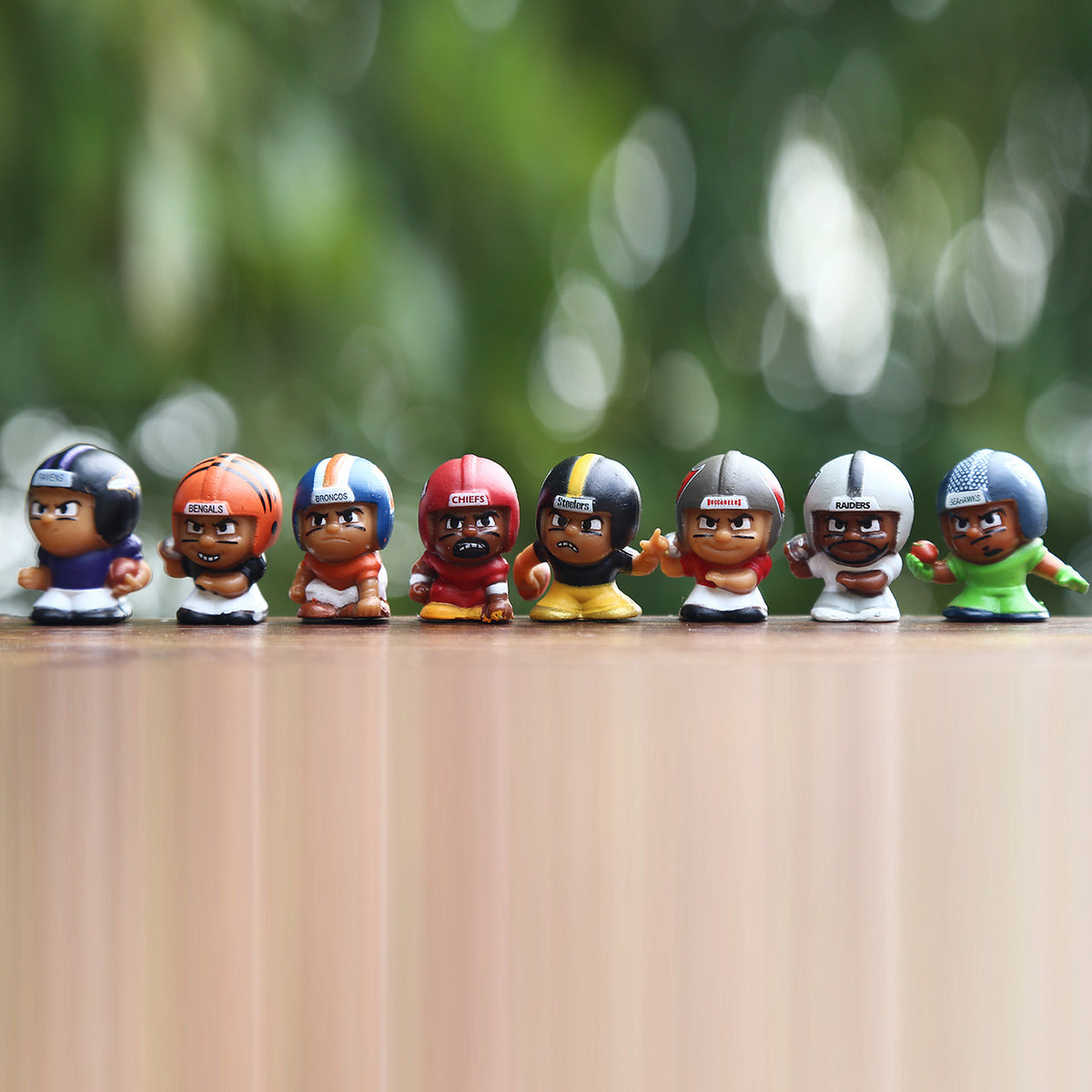 Mini American Football Player Figures Charms, 3D Resin Helmet Athletes Focal Beads & Pen Toppers for DIY Beaded Pens, Keychains, Shoe Charms, Game Day Sports Fan Gifts