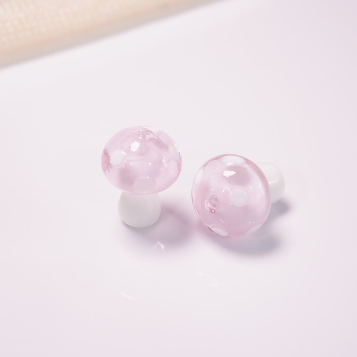 Whimsical Polka Dot Mushroom Glass Beads – Mini Fairycore Charms for Beaded Chokers, Phone Straps & Crafts
