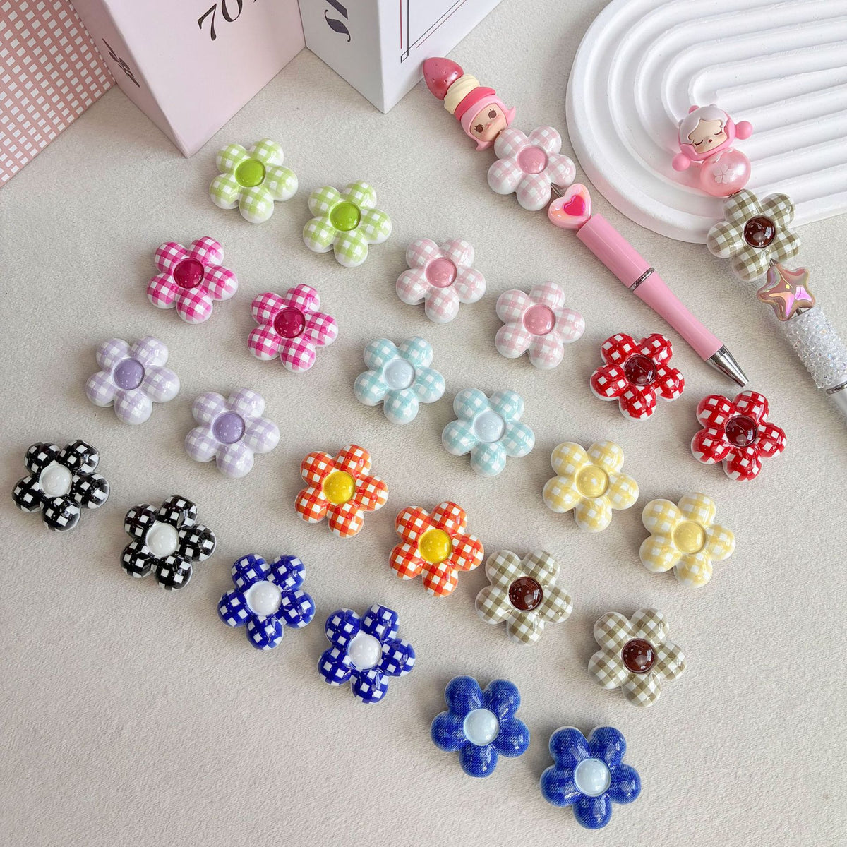 32mm Plaid Flower Focal Beads, 5.4mm Large Hole Gingham Daisy Acrylic Beads for DIY Beadable Pens, Cutlery & Keychains