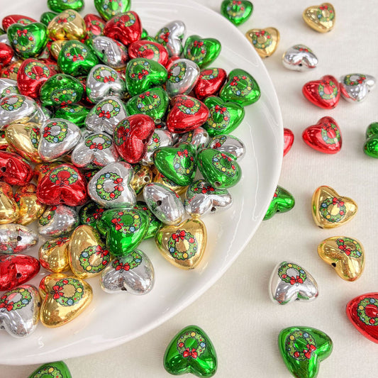 17x19mm Metallic Christmas Heart Beads with Wreath Print, 2.5mm Hole Shiny Acrylic Loose Spacer Beads for DIY Beadable Pens, Keychains & Holiday Jewelry Making