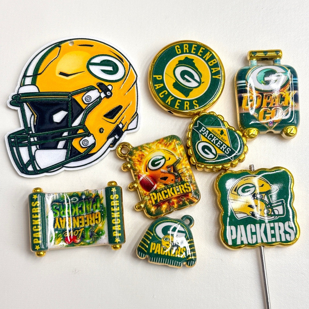 Green & Gold Football Acrylic Focal Beads & Charms Set, Game Day Helmet Luggage Slide Beads & Pendants for DIY Beadable Pens, Keychains & Fan Crafts