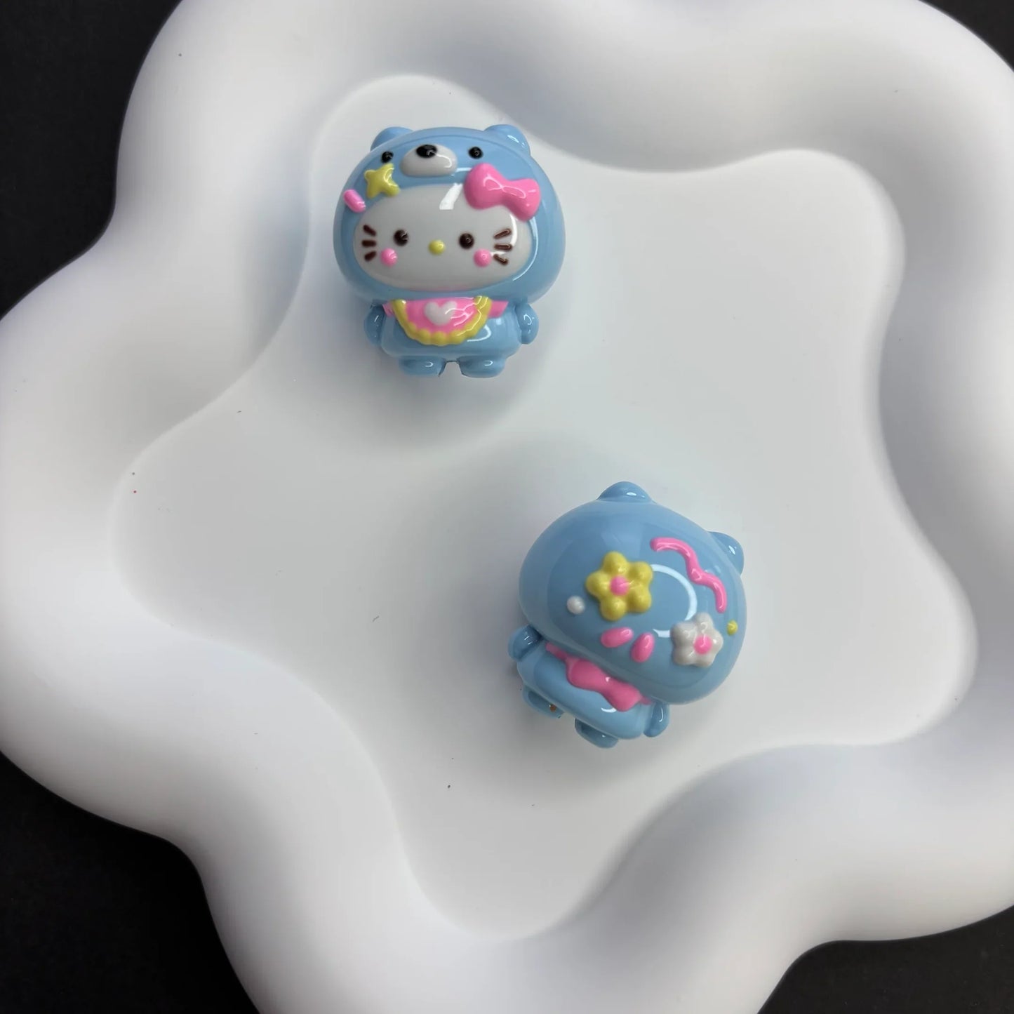 Cartoon Sanri Acrylic 3D Three-dimensional Glossy Hand-painted Beads