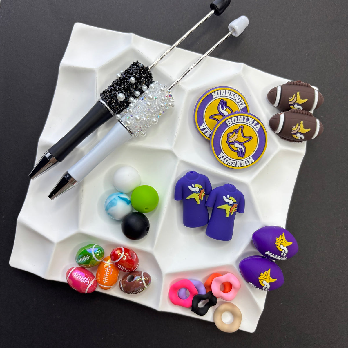 NFL Team Silicone Bead Set –NFL Team Combo Packs | DIY Sports Fan Bracelet & Keychain Craft Bead